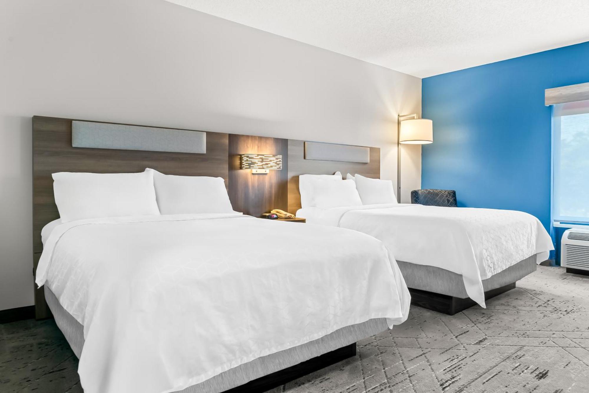 Holiday Inn Express & Suites - Detroit North - Roseville By Ihg Exterior foto