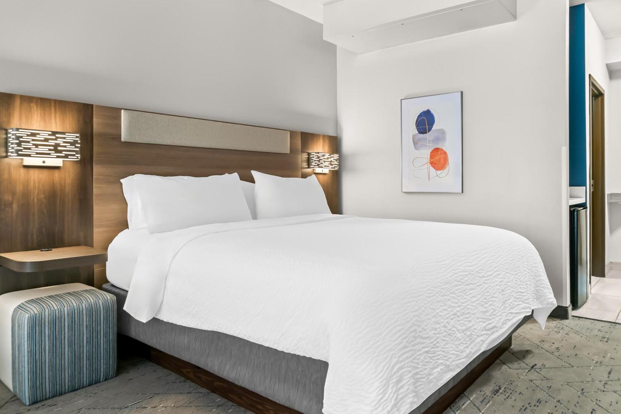 Holiday Inn Express & Suites - Detroit North - Roseville By Ihg Exterior foto
